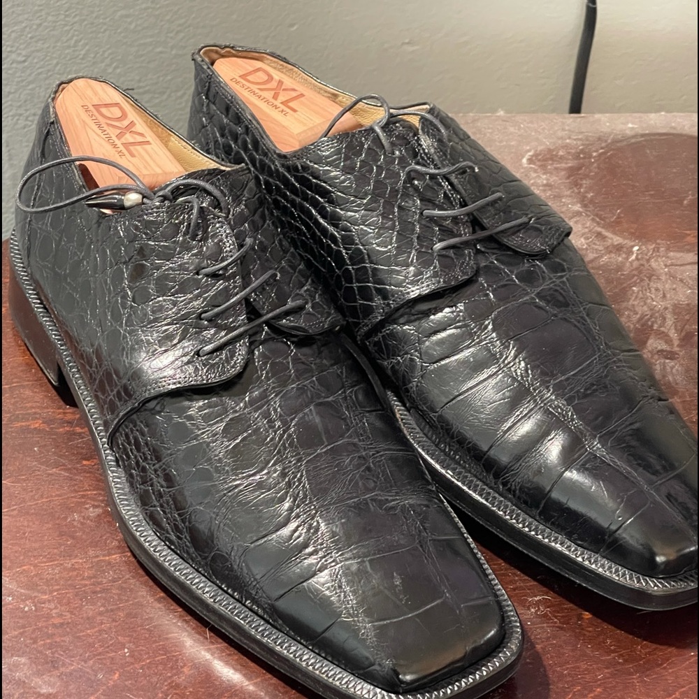 Mauri Men’s shoe size 11  %100 Alligator